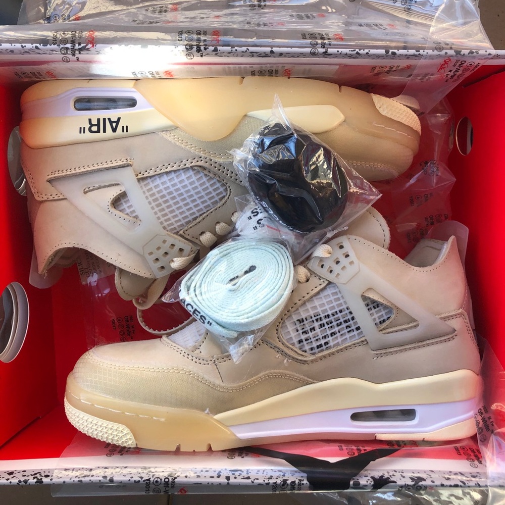 OFF WHITE JORDAN 4